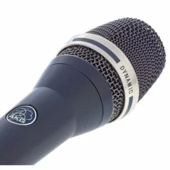 AKG D-7