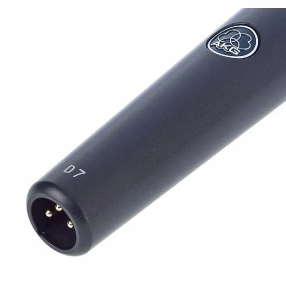 AKG D-7