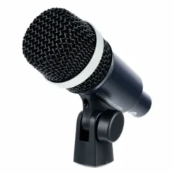 AKG D40