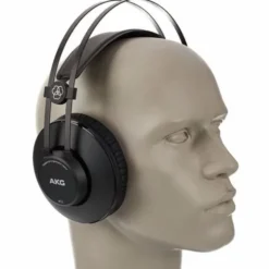 AKG K-52