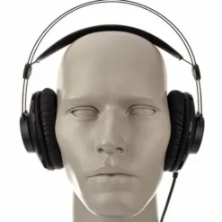 AKG K-52