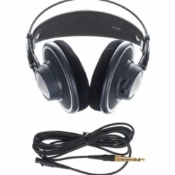 AKG K-702
