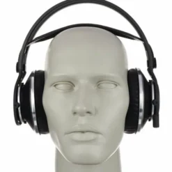 AKG K-812