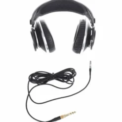 AKG K-812