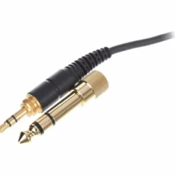 AKG K-812