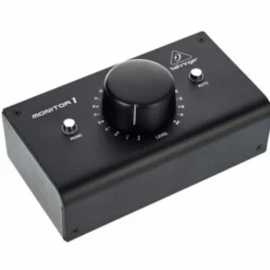 Behringer Monitor1