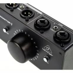 Behringer Monitor1