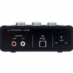 Behringer U-Phoria UM2