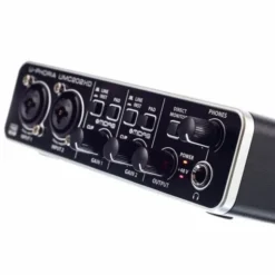Behringer U-Phoria UMC202HD