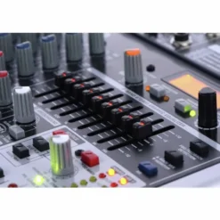 Behringer Xenyx QX1832USB