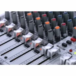 Behringer Xenyx QX1204USB