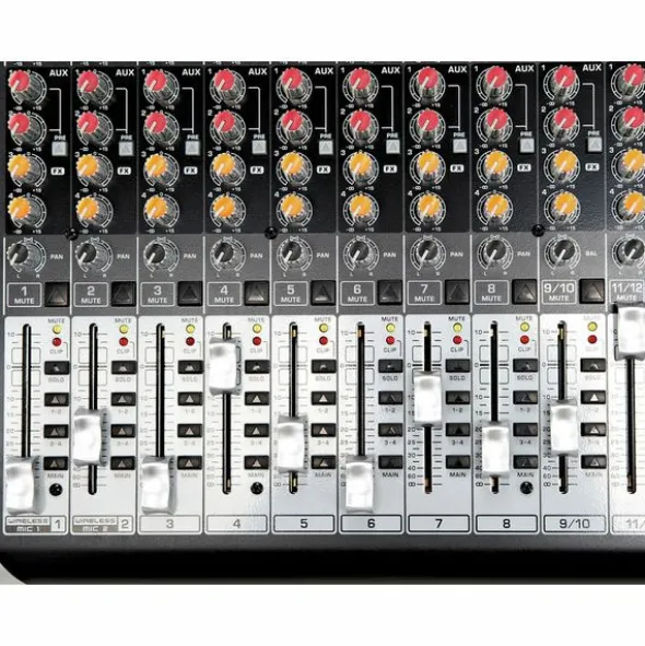Behringer Xenyx QX2442USB