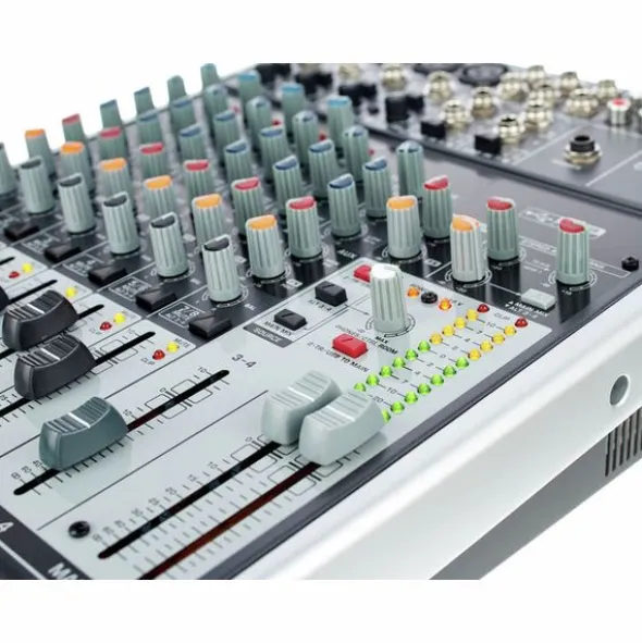 Behringer Xenyx 1204USB Bundle