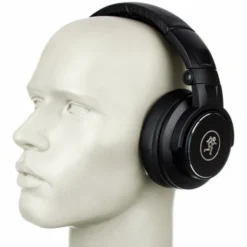 Mackie MC-150