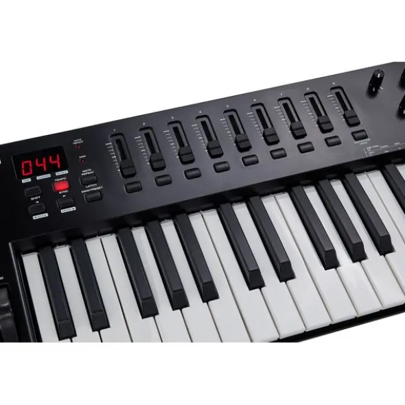 M-Audio Oxygen 61 MK5 - AIEP3 Bundle