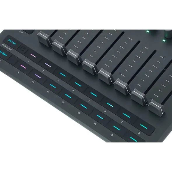 Novation Launch Control XL 3 Bag Bundle