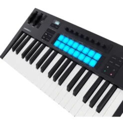 Novation Launchkey 37 MK4