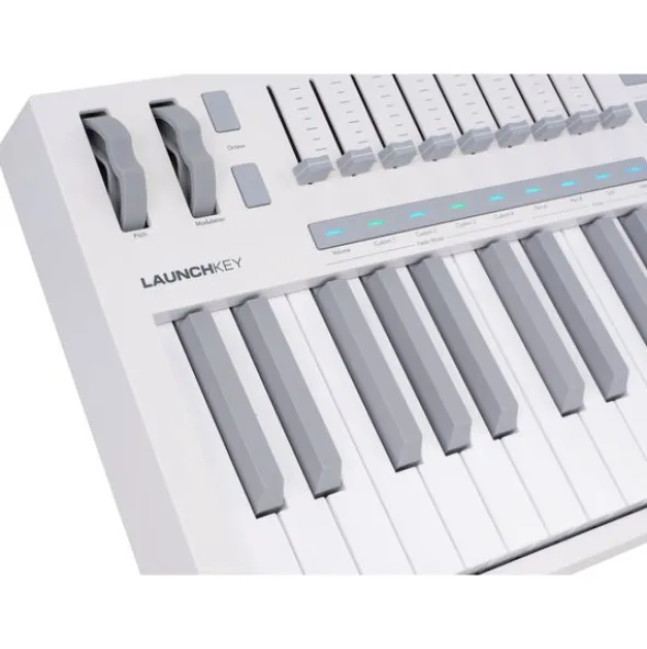 Novation Launchkey 49 MK4 WH