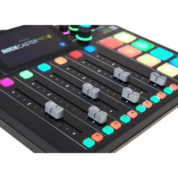 Rode Rodecaster Pro II Mic Bundle1