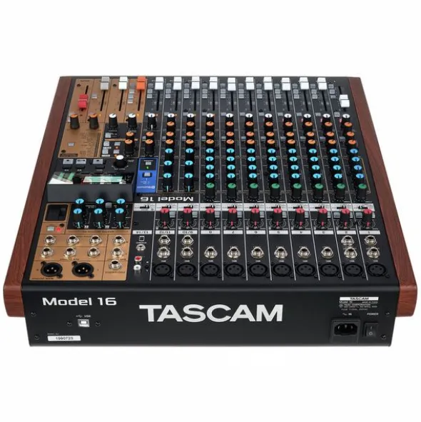 Tascam Model 16