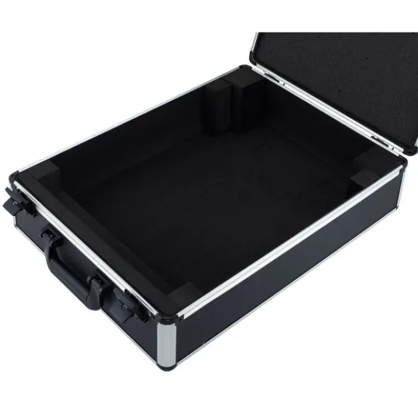 Yamaha MG12 XU Case Bundle