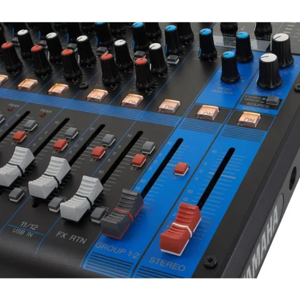 Yamaha MG12 XU Case Bundle