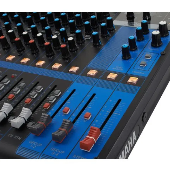 Yamaha MG16XU Case Bundle