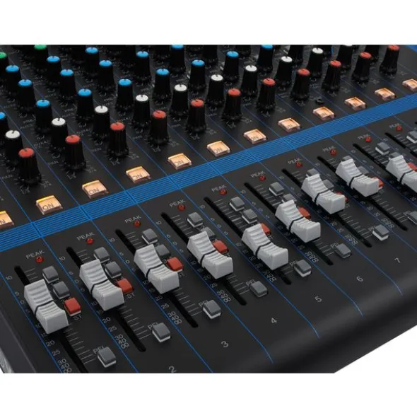 Yamaha MG16XU Case Bundle