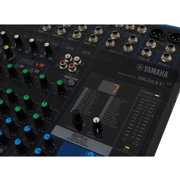 Yamaha MG16XU Case Bundle