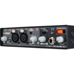 Yamaha RUio16-D