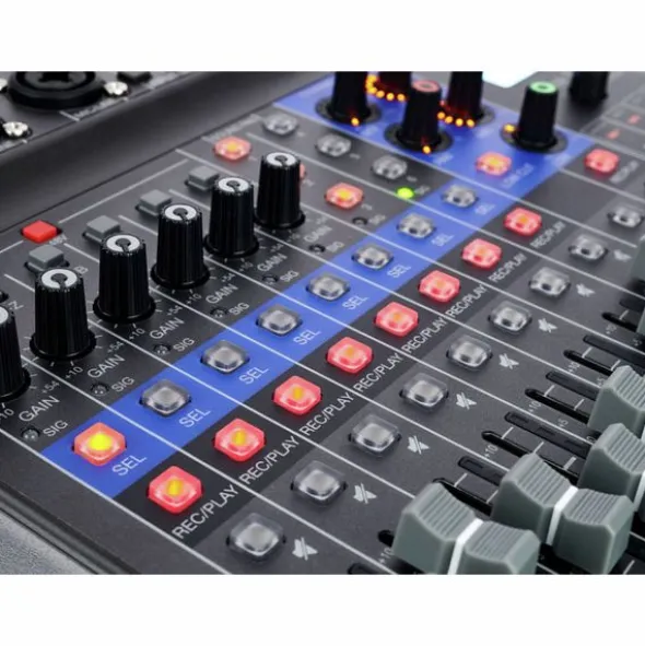 Zoom LiveTrak L-8