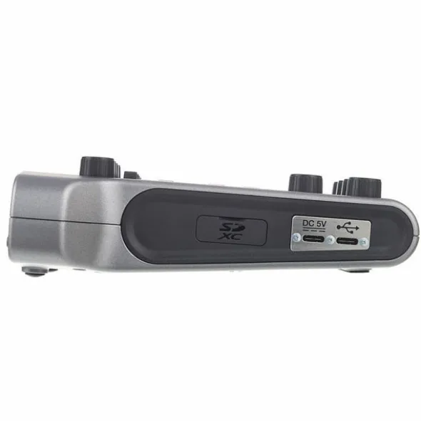 Zoom PodTrak P4 Podcast Mic Set